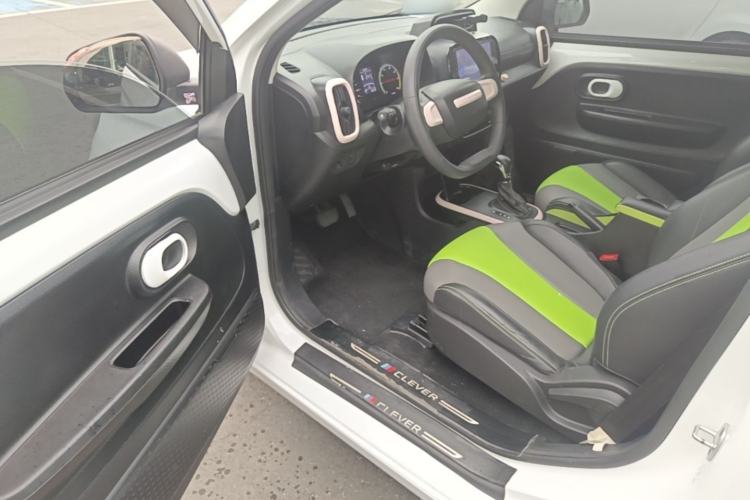 Used Roewe Clever 2021 302 km New Four-Seater Super-Efficient Version Driver Seat