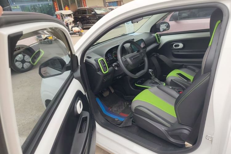 Used Roewe Clever 2021 302 km New Four-Seater Super-Efficient Version Driver Seat