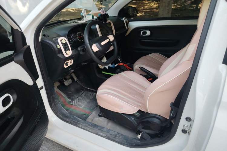 Used Roewe Clever 2021 302km All-Round Version Driver Seat