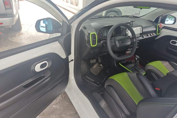 Used Roewe Clever 2021 302km All-Round Version Driver Seat