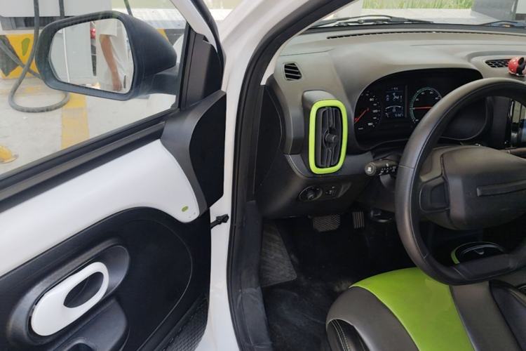 Used Roewe Clever 2021 302 km New Four-Seater Super-Efficient Version Driver Seat