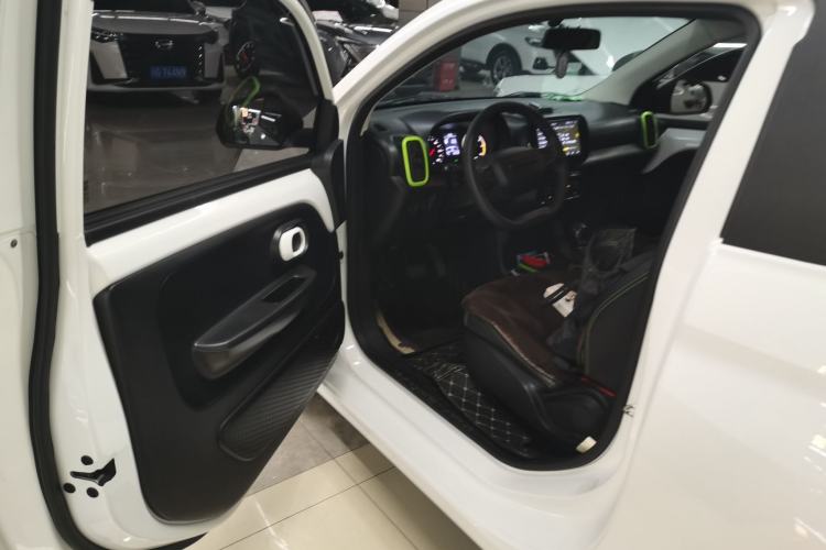 Used Roewe Clever 2021 302 km New Four-Seater Super-Efficient Version Driver Seat