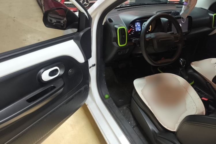 Used Roewe Clever 2021 302 km New Four-Seater Super-Efficient Version Driver Seat