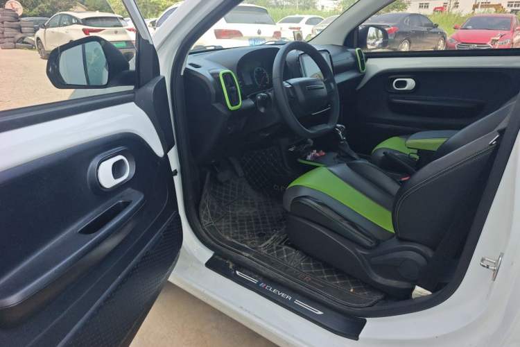 Used Roewe Clever 2021 302km All-Round Version Driver Seat