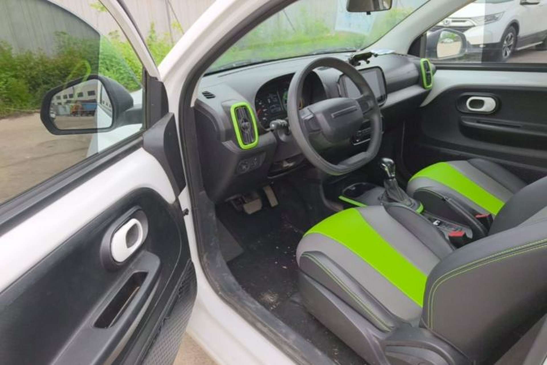 Used Roewe Clever 2021 302 km New Four-Seater Super-Efficient Version Driver Seat