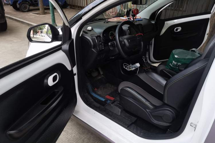 Used Roewe Clever 2021 302km All-Round Version Driver Seat