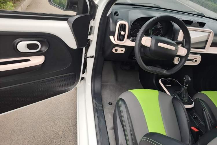 Used Roewe Clever 2021 302km All-Round Version Driver Seat