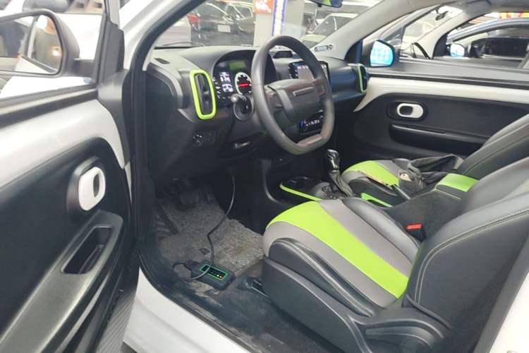 Used Roewe Clever 2021 302 km New Four-Seater Super-Efficient Version Driver Seat