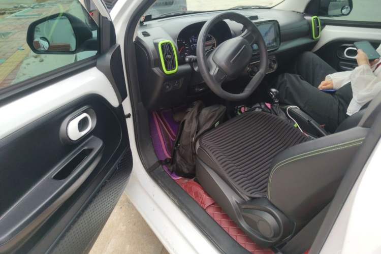 Used Roewe Clever 2021 302 km New Four-Seater Super-Efficient Version Driver Seat