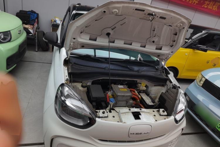 Used Roewe Clever 2021 302 km New Four-Seater Super-Efficient Version Engine Bay