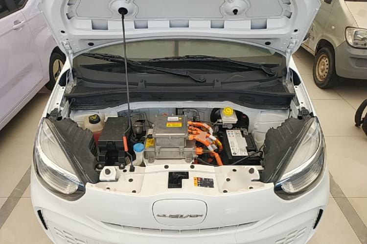 Used Roewe Clever 2021 302 km New Four-Seater Super-Efficient Version Engine Bay