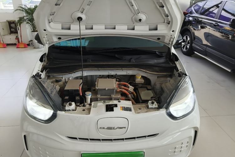 Used Roewe Clever 2021 302 km New Four-Seater Super-Efficient Version Engine Bay