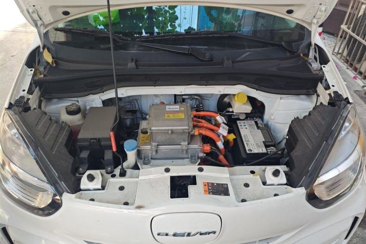 Used Roewe Clever 2021 302 km New Four-Seater Super-Efficient Version Engine Bay