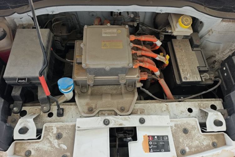 Used Roewe Clever 2021 302 km New Four-Seater Super-Efficient Version Engine Bay