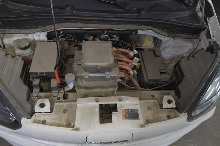 Used Roewe Clever 2021 302 km New Four-Seater Super-Efficient Version Engine Bay