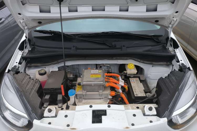 Used Roewe Clever 2021 302 km New Four-Seater Super-Efficient Version Engine Bay