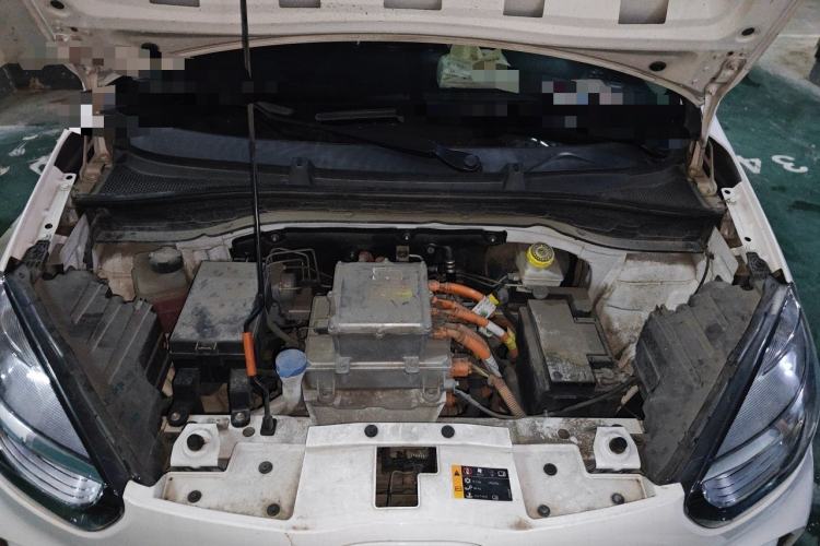 Used Roewe Clever 2021 302 km New Four-Seater Super-Efficient Version Engine Bay