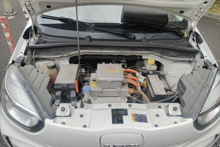 Used Roewe Clever 2021 302 km New Four-Seater Super-Efficient Version Engine Bay