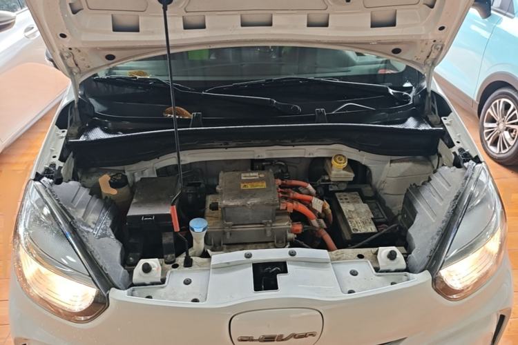 Used Roewe Clever 2021 302 km New Four-Seater Super-Efficient Version Engine Bay