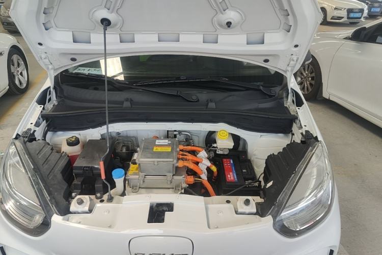 Used Roewe Clever 2021 302 km New Four-Seater Super-Efficient Version Engine Bay