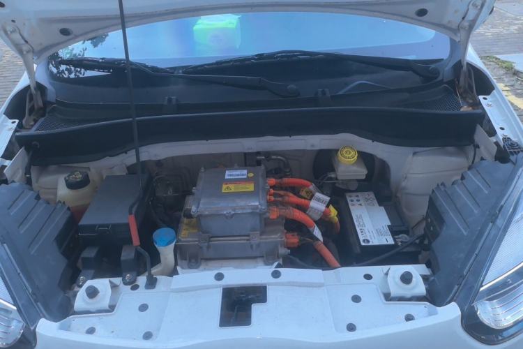 Used Roewe Clever 2021 302 km New Four-Seater Super-Efficient Version Engine Bay
