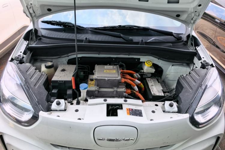 Used Roewe Clever 2021 302 km New Four-Seater Super-Efficient Version Engine Bay