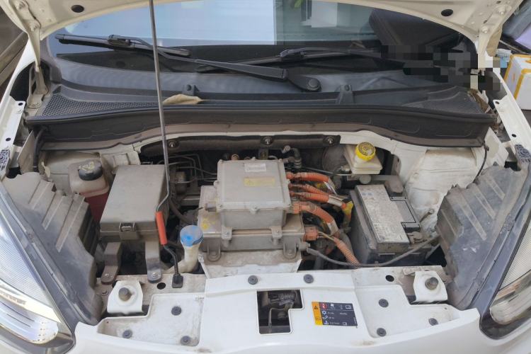 Used Roewe Clever 2021 302 km New Four-Seater Super-Efficient Version Engine Bay