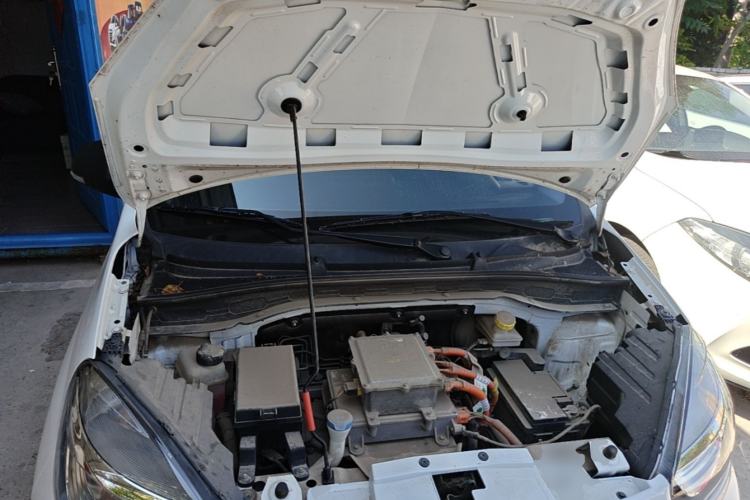 Used Roewe Clever 2021 302 km New Four-Seater Super-Efficient Version Engine Bay