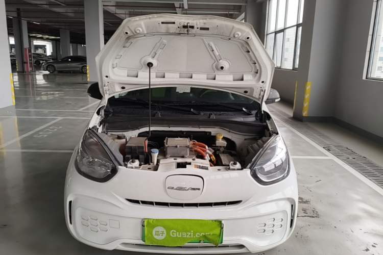 Used Roewe Clever 2021 302 km New Four-Seater Super-Efficient Version Engine Bay