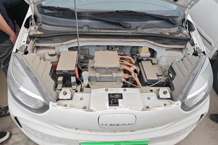 Used Roewe Clever 2021 302 km New Four-Seater Super-Efficient Version Engine Bay