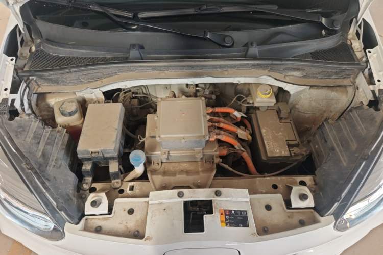 Used Roewe Clever 2021 302 km New Four-Seater Super-Efficient Version Engine Bay
