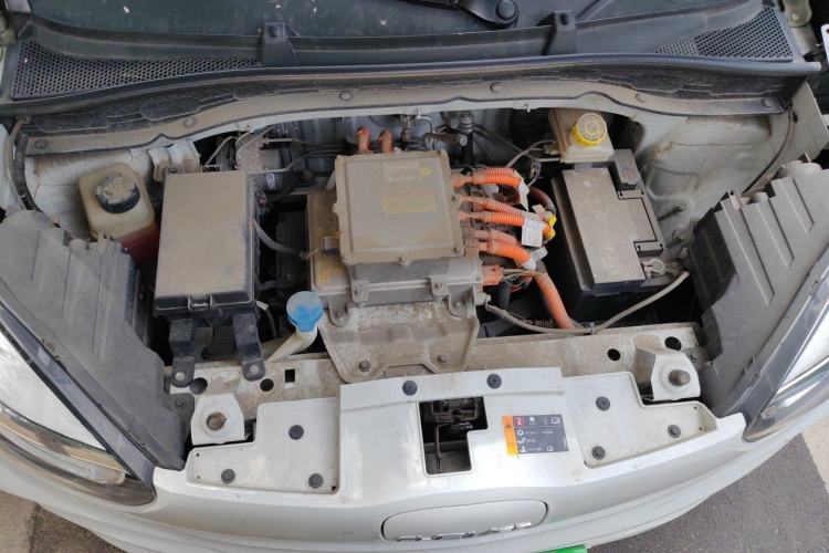 Used Roewe Clever 2021 302 km New Four-Seater Super-Efficient Version Engine Bay