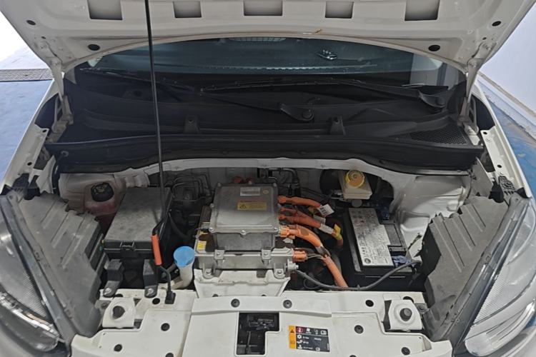 Used Roewe Clever 2021 302 km New Four-Seater Super-Efficient Version Engine Bay