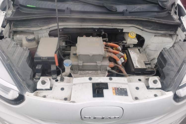Used Roewe Clever 2021 302 km New Four-Seater Super-Efficient Version Engine Bay
