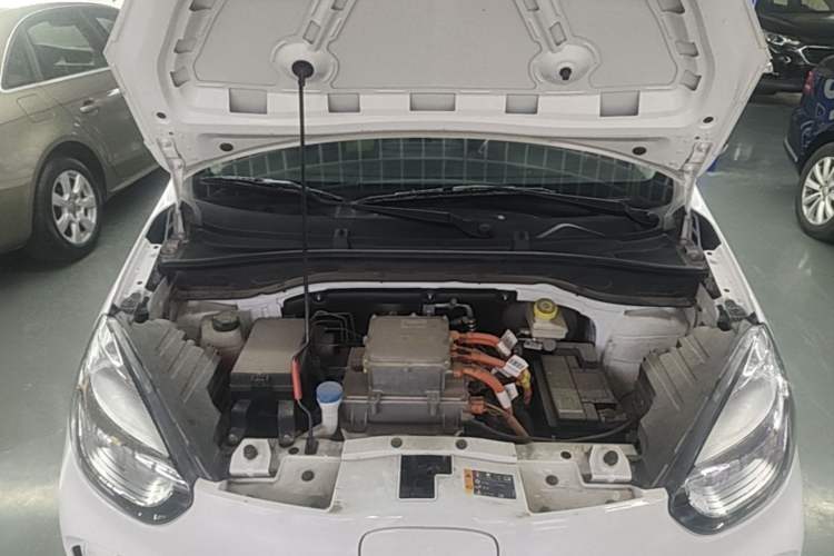 Used Roewe Clever 2021 302km All-Round Version Engine Bay