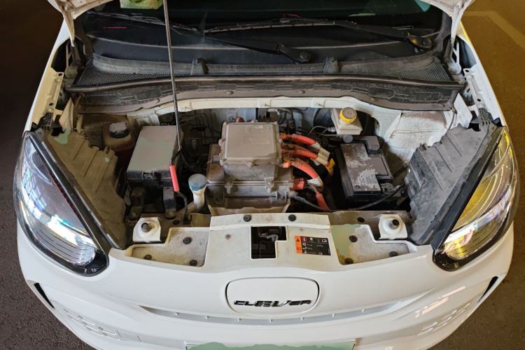 Used Roewe Clever 2021 302 km New Four-Seater Super-Efficient Version Engine Bay