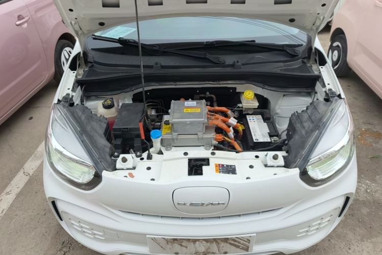 Used Roewe Clever 2021 302 km New Four-Seater Super-Efficient Version Engine Bay