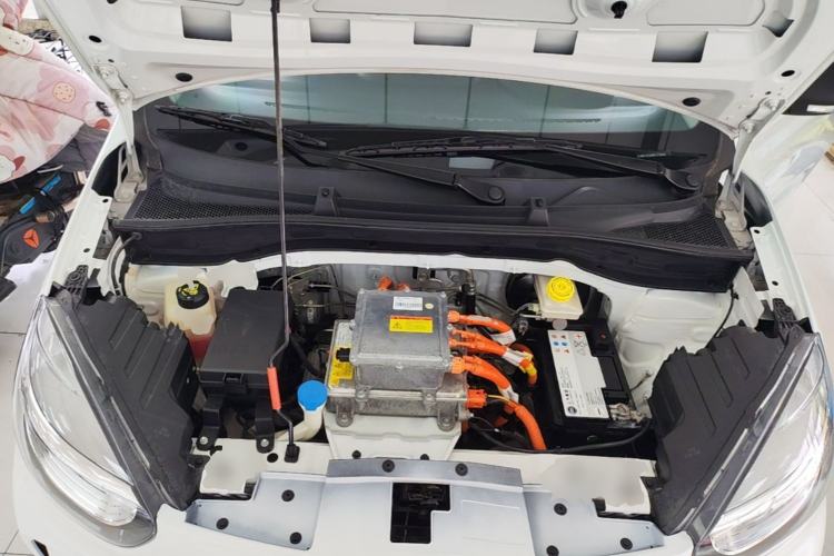 Used Roewe Clever 2021 302 km New Four-Seater Super-Efficient Version Engine Bay