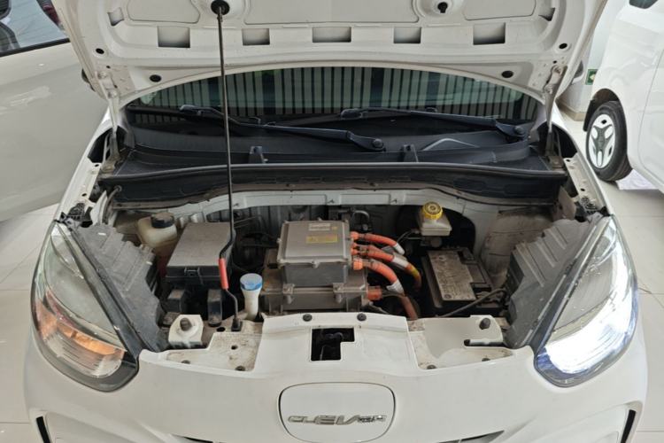 Used Roewe Clever 2021 302 km New Four-Seater Super-Efficient Version Engine Bay