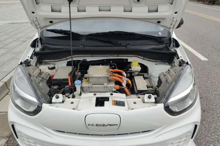 Used Roewe Clever 2021 302 km New Four-Seater Super-Efficient Version Engine Bay