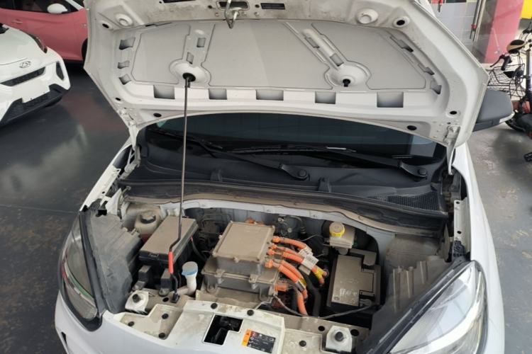 Used Roewe Clever 2021 302 km New Four-Seater Super-Efficient Version Engine Bay