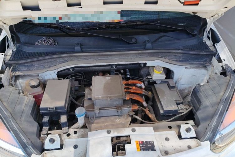 Used Roewe Clever 2021 302 km New Four-Seater Super-Efficient Version Engine Bay