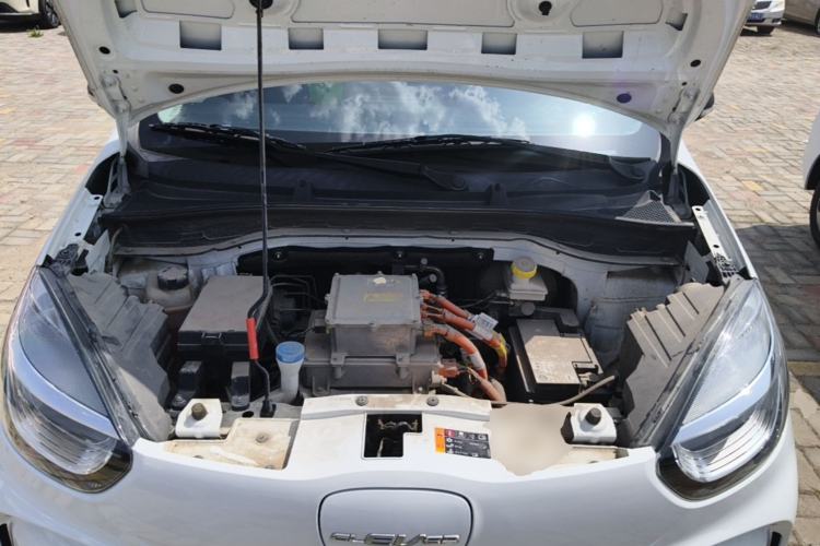 Used Roewe Clever 2021 302 km New Four-Seater Super-Efficient Version Engine Bay
