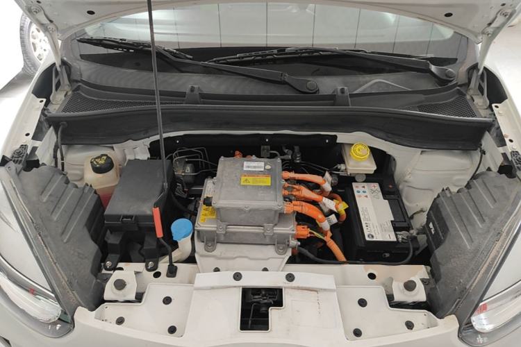 Used Roewe Clever 2021 302 km New Four-Seater Super-Efficient Version Engine Bay