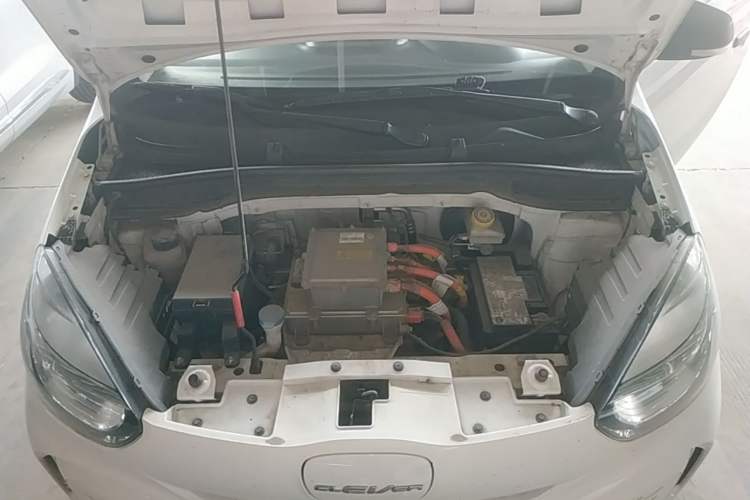 Used Roewe Clever 2021 302 km New Four-Seater Super-Efficient Version Engine Bay