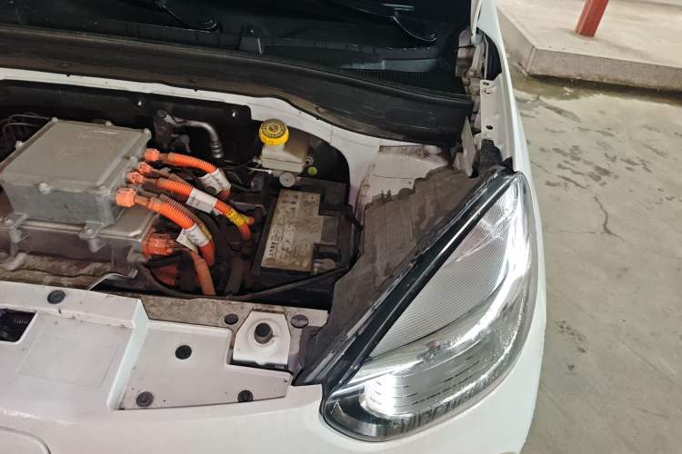 Used Roewe Clever 2021 302km All-Round Version Engine Bay Left