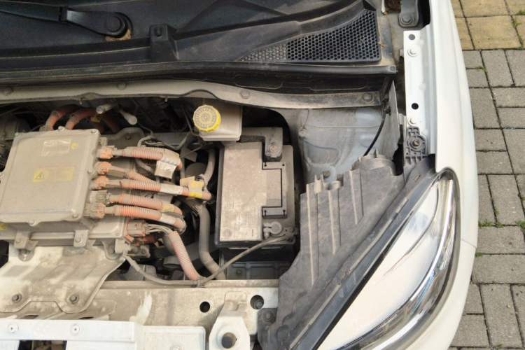 Used Roewe Clever 2021 302 km New Four-Seater Super-Efficient Version Engine Bay Left