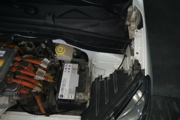 Used Roewe Clever 2021 302 km New Four-Seater Super-Efficient Version Engine Bay Left