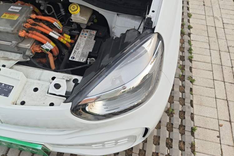 Used Roewe Clever 2021 302km All-Round Version Engine Bay Left