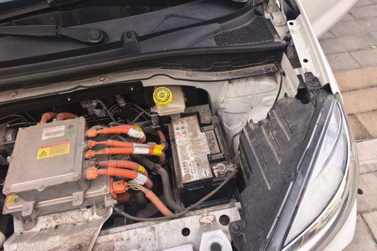 Used Roewe Clever 2021 302km All-Round Version Engine Bay Left